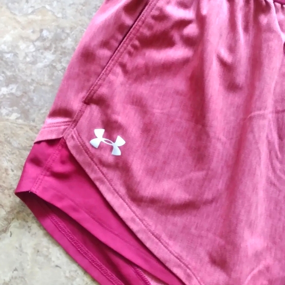 Under Armour Women's Play Up 3.0 Twist shorts, size 1X - Picture 2 of 9